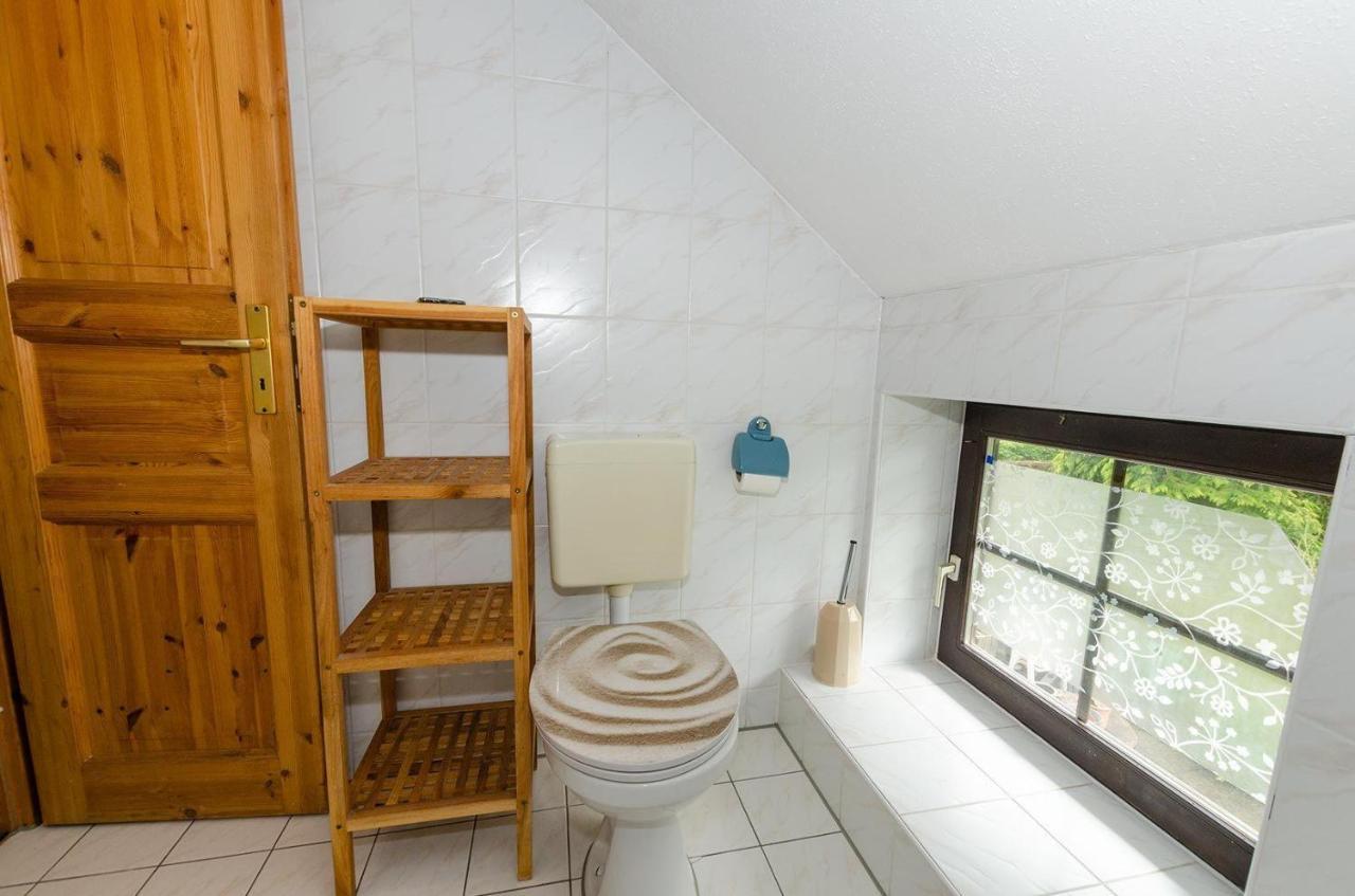 3-Raum-Fewo-Fuer-5-Personen-1-Aufbettung-Auf-Ruegen Apartment ชาโพรเดอ ภายนอก รูปภาพ